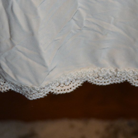 Slip - Picture 3 of 6